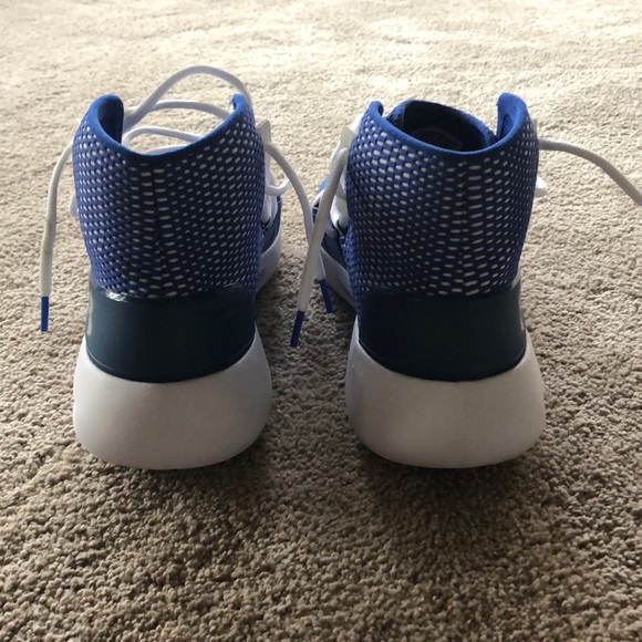 Under Armour HOVR Basketball Shoes - Picture 4 of 5